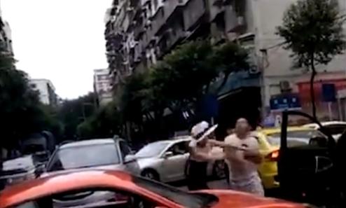 鼎格暖通：重慶保時(shí)捷女車主被奇瑞車主回打，雙方已迅速和解？